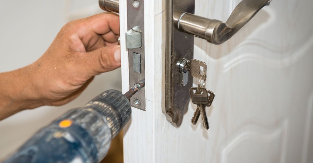 melbourne locksmith changing a lock