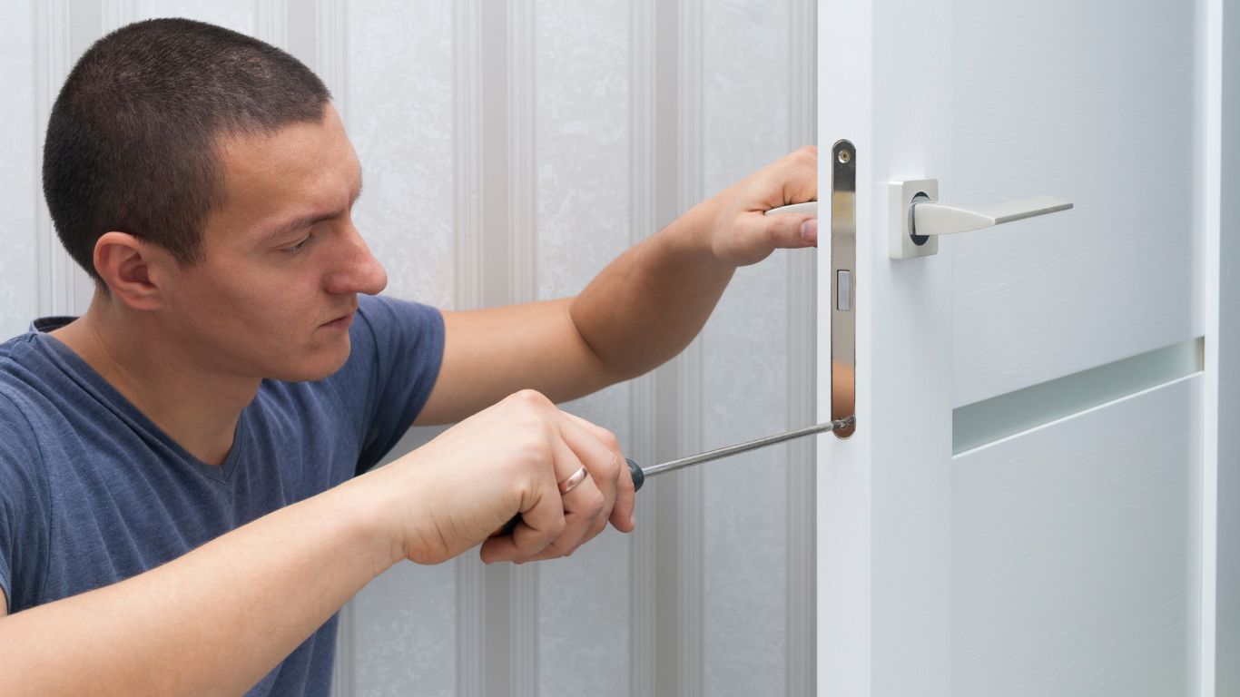 Melbourne homeowner DIYing their front door lock